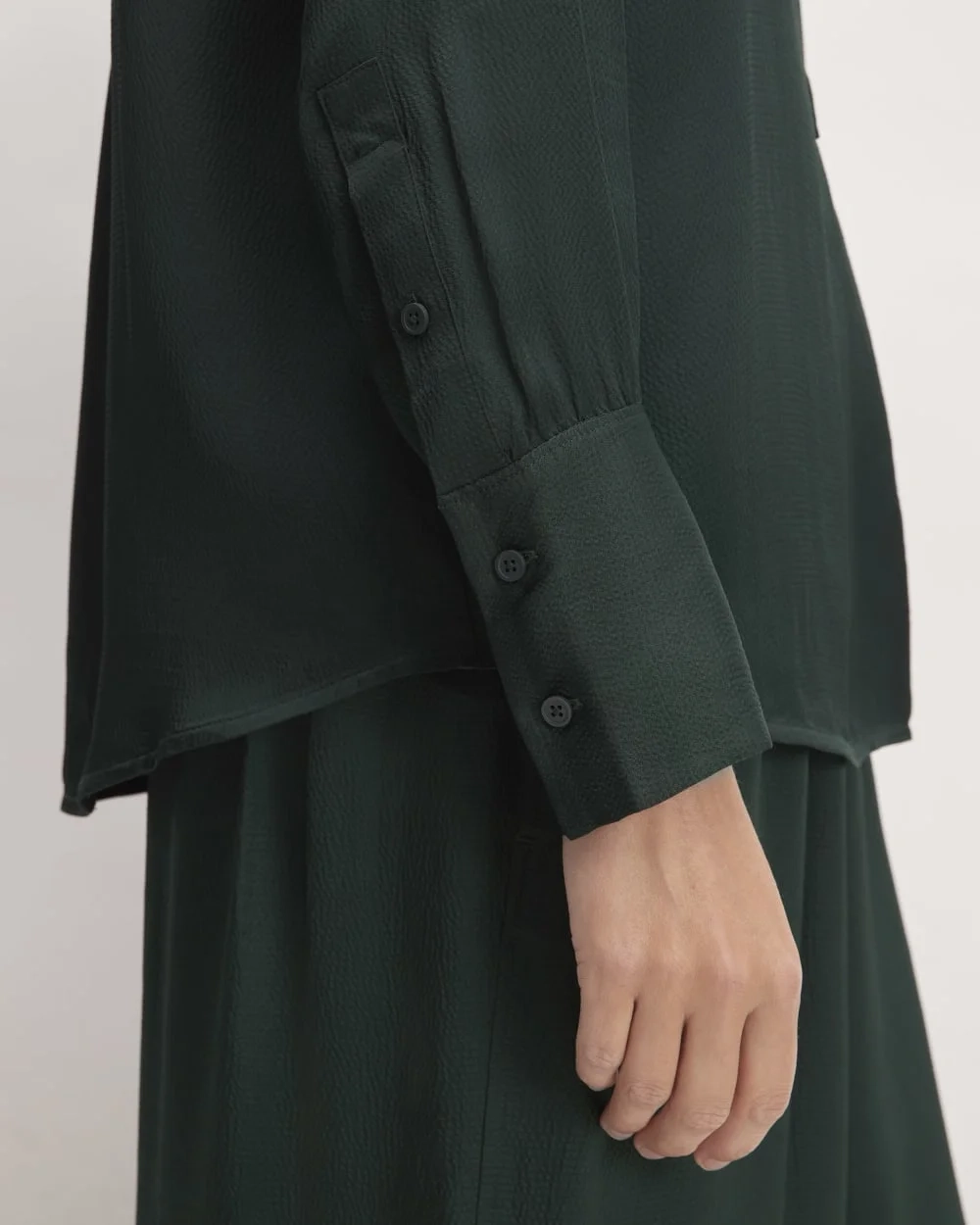 The Hammered Satin Popover Shirt | Scarab (5)