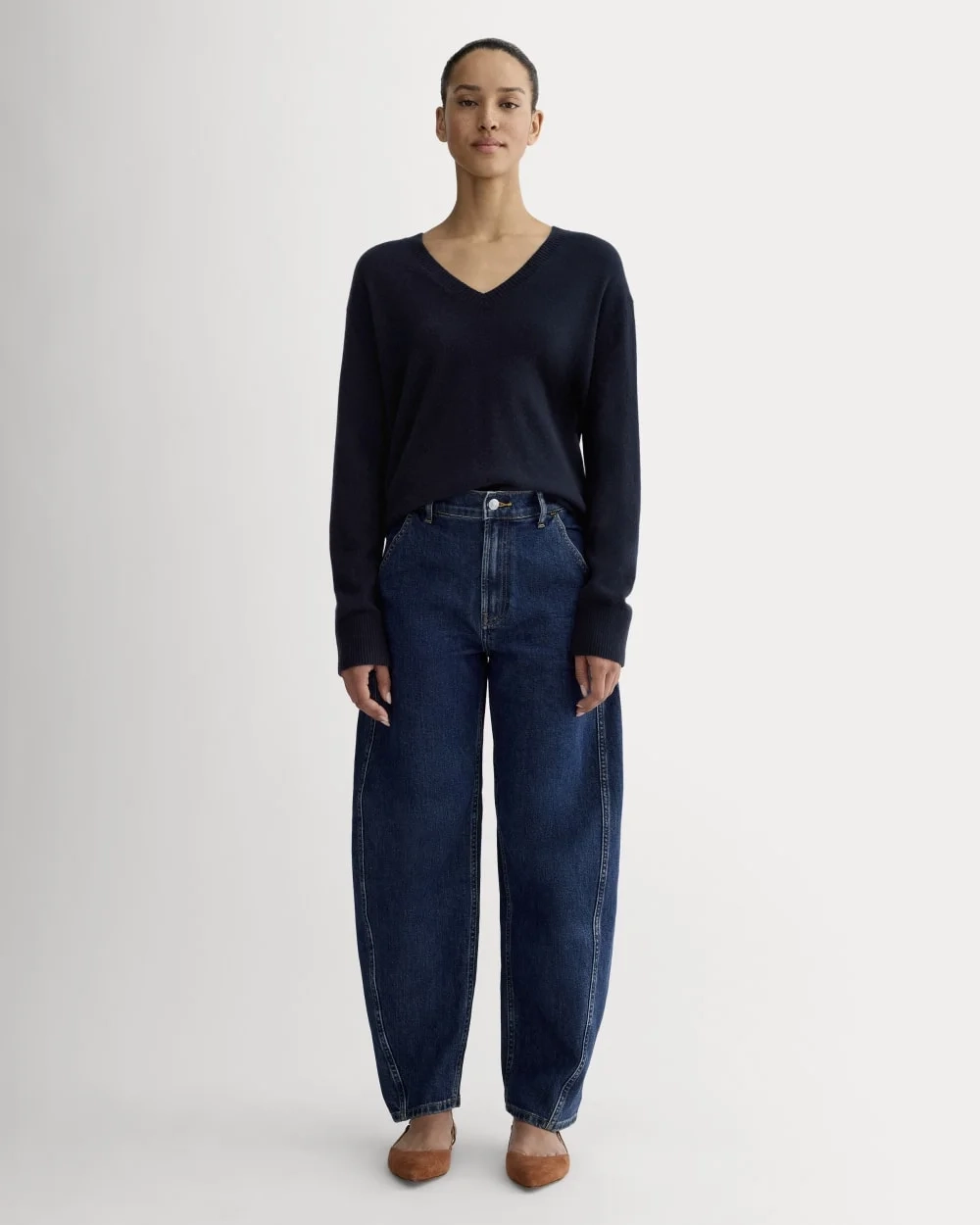 The Classic V in Cashmere | Navy (4)