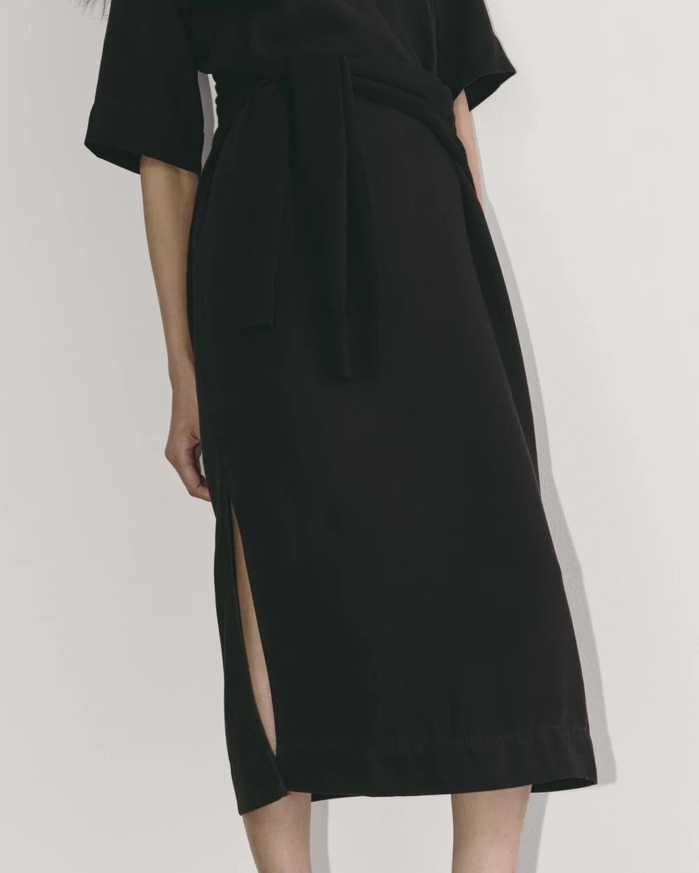 The Relaxed T-Shirt Dress in Buttersoft | Black (3)