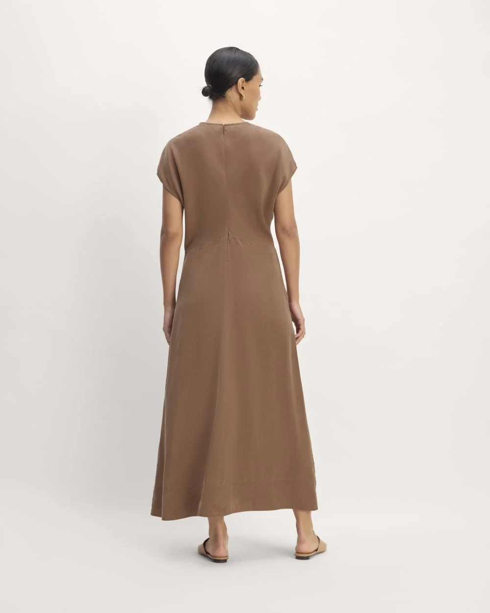 The TENCEL™ Short-Sleeve Midi Dress | Carob Brown (5)