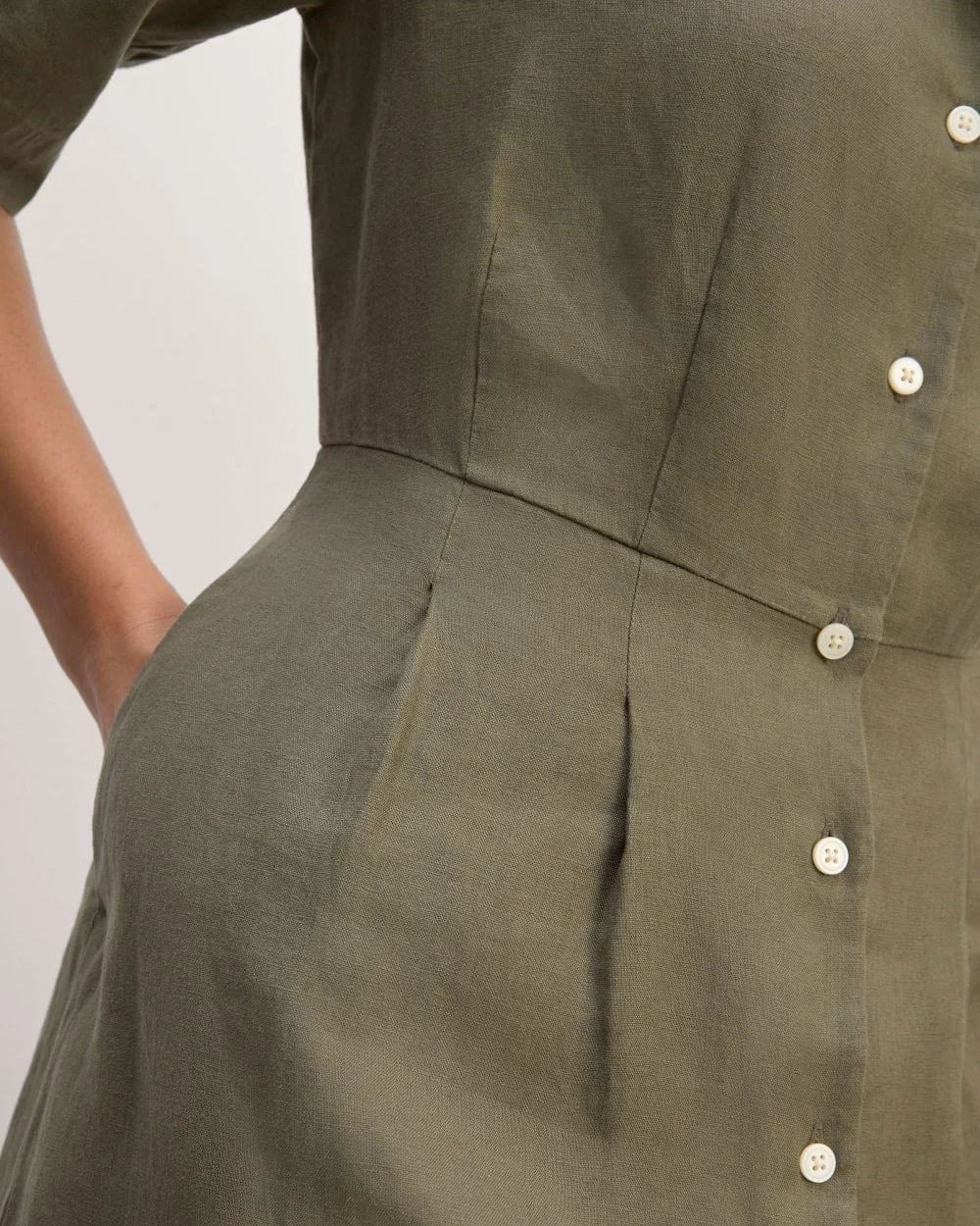 The Frolic Dress in Linen | Kalamata (3)