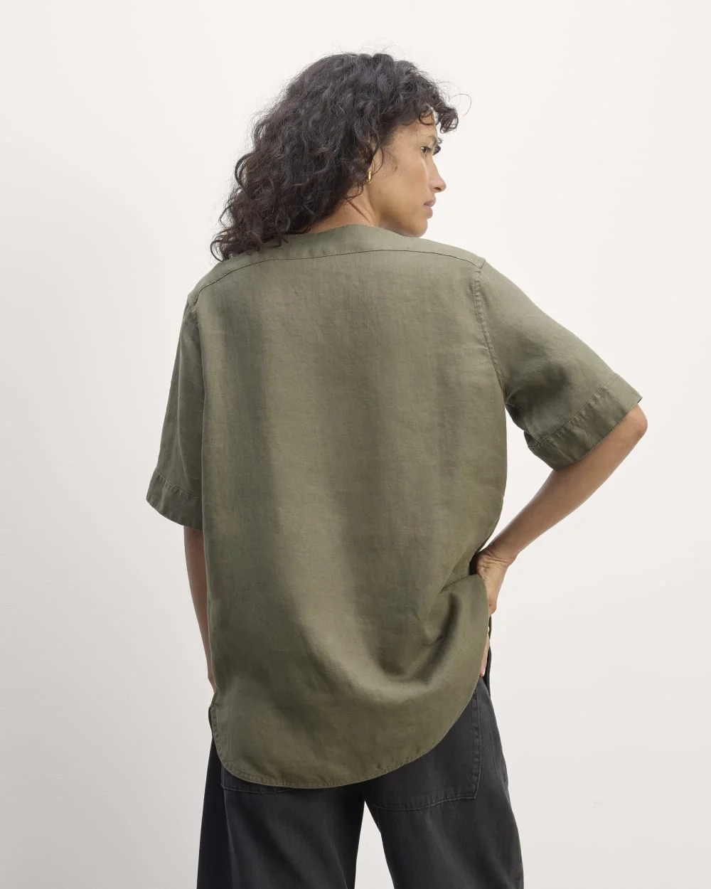 The Bib Shirt in Linen | Kalamata (3)