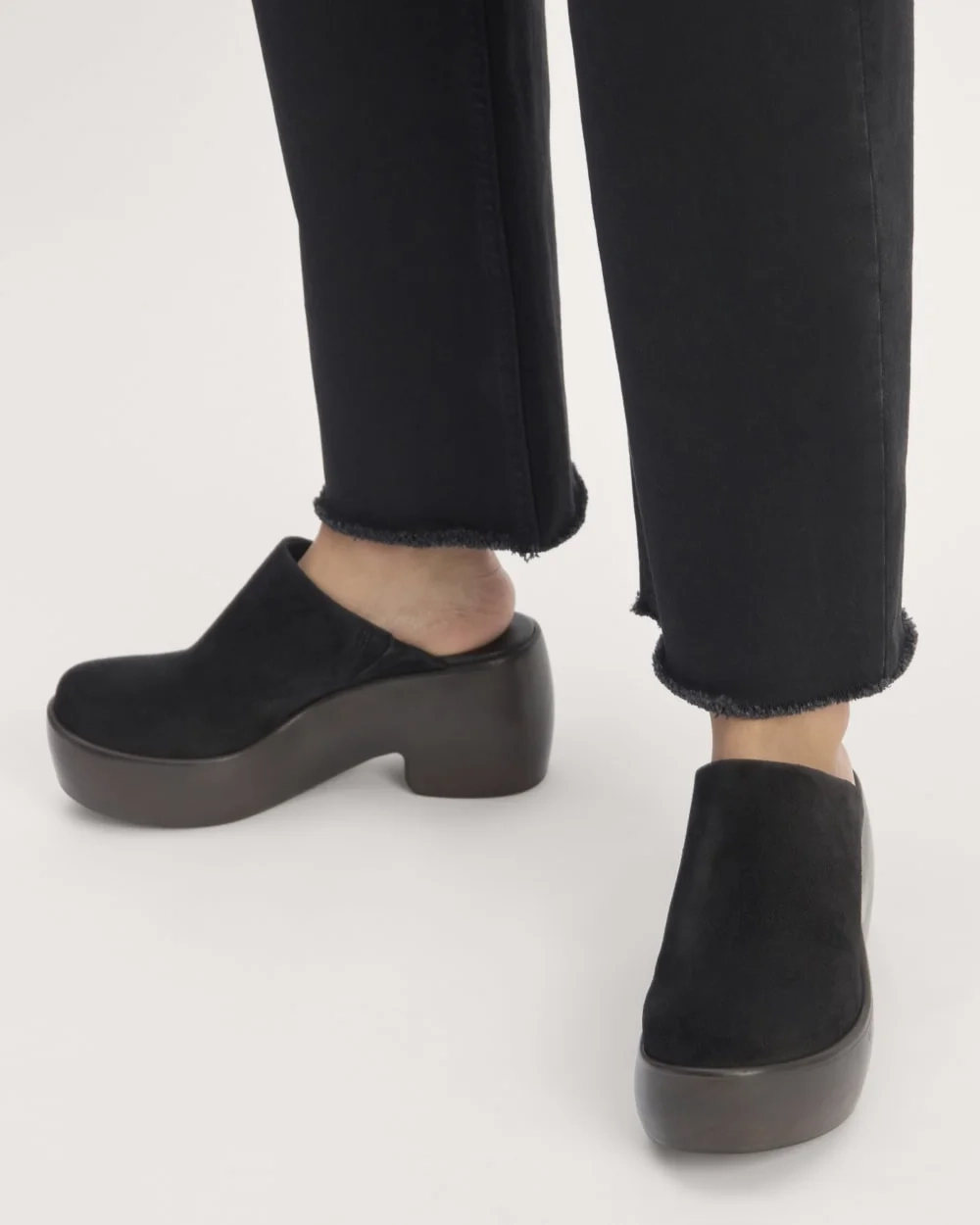 The Wooden Puffa Clog | Black Suede (6)