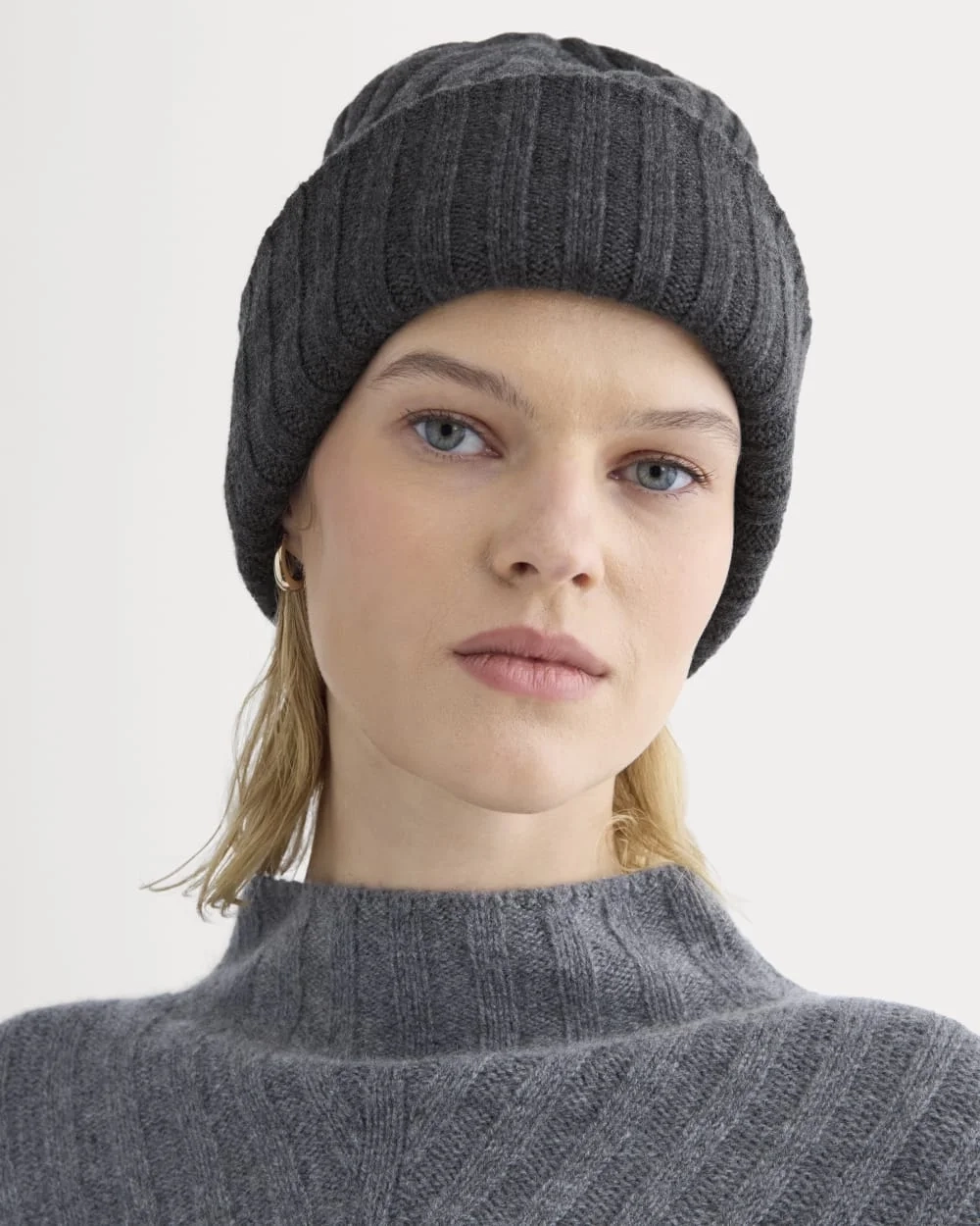 Chunky Ribbed Beanie | Heathered Soot (3)