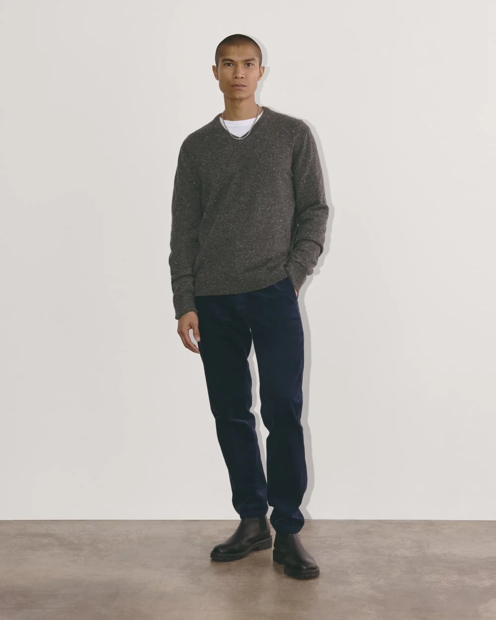 The Cashmere V-Neck Sweater | Grey Donegal (4)