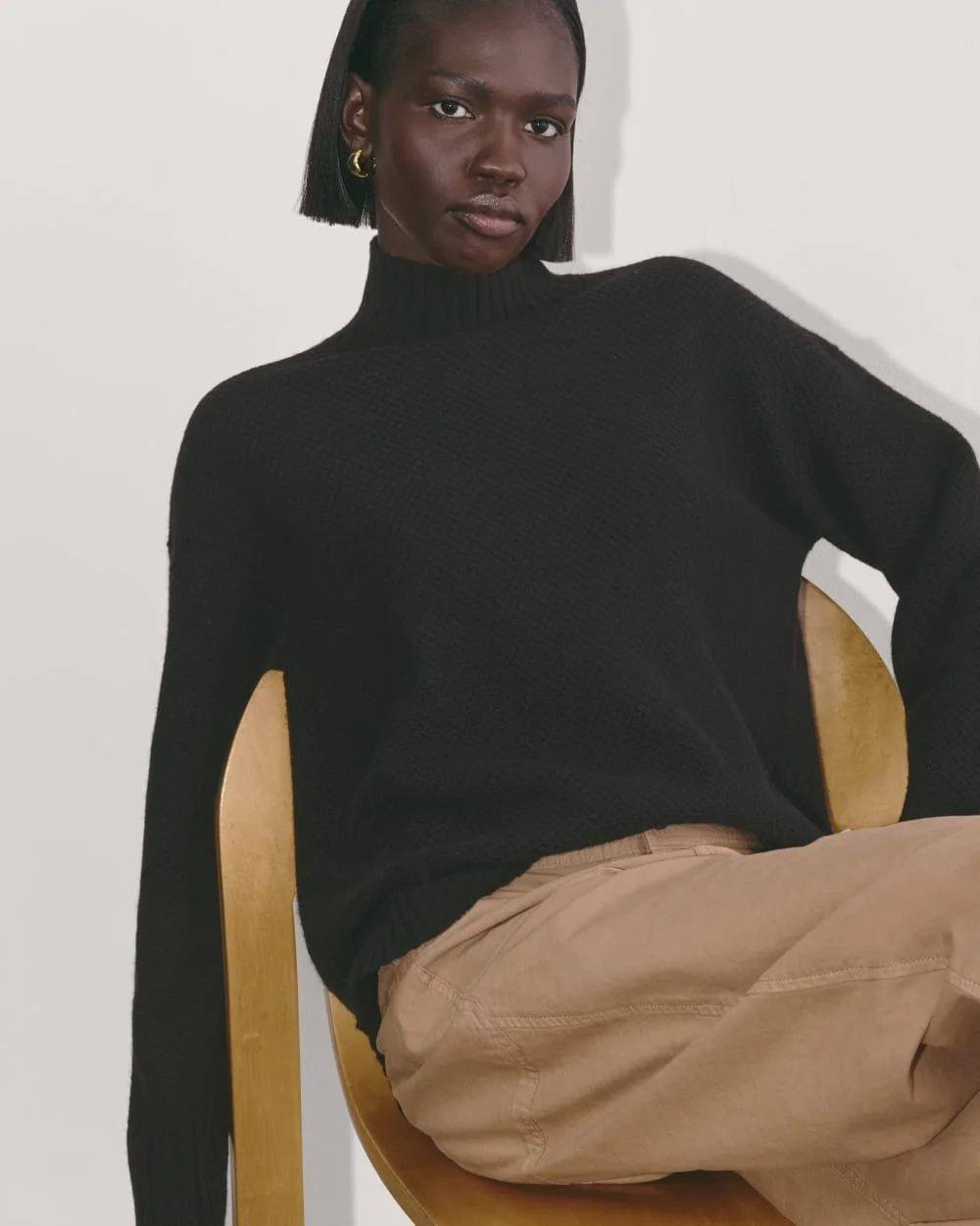 The Honeycomb Funnel Neck in Wool Cashmere | Black (5)