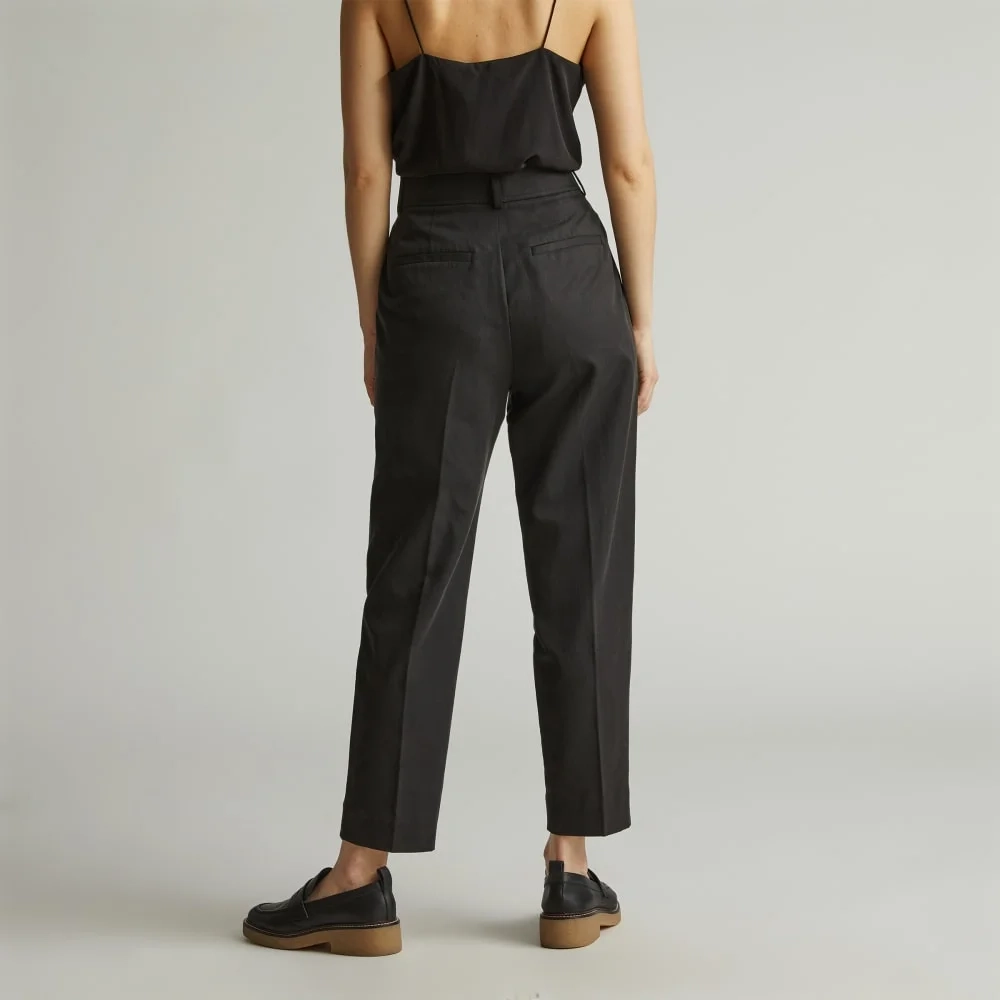 The Draper Tapered Pant in Buttersmooth | Black (5)