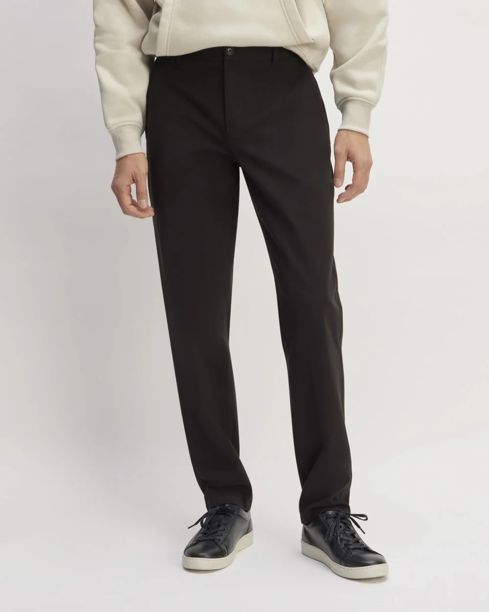 The Straight Fit Performance Chino | Uniform | Black | Straight (4)