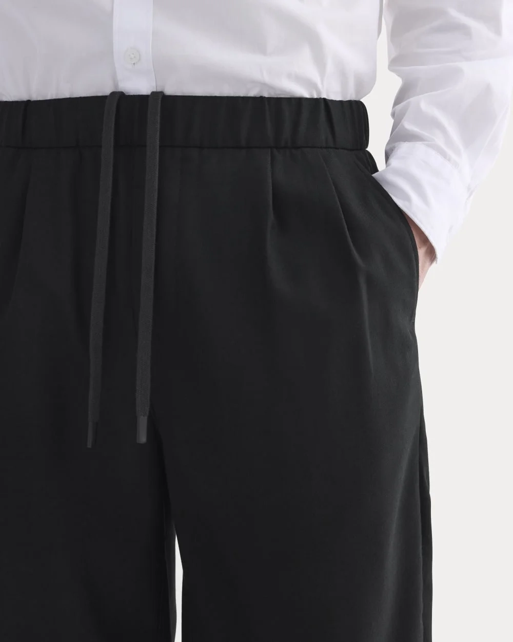 Pleated Trouser in Tailor Twill |  Black (7)