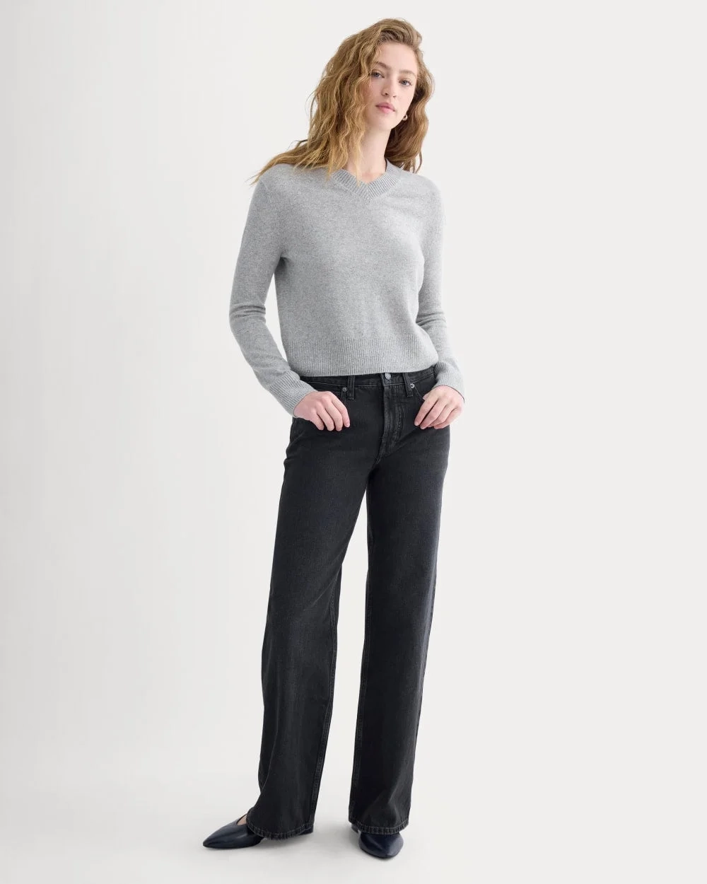 Cashmere Cropped High-V Sweater | Light Heather Grey (3)