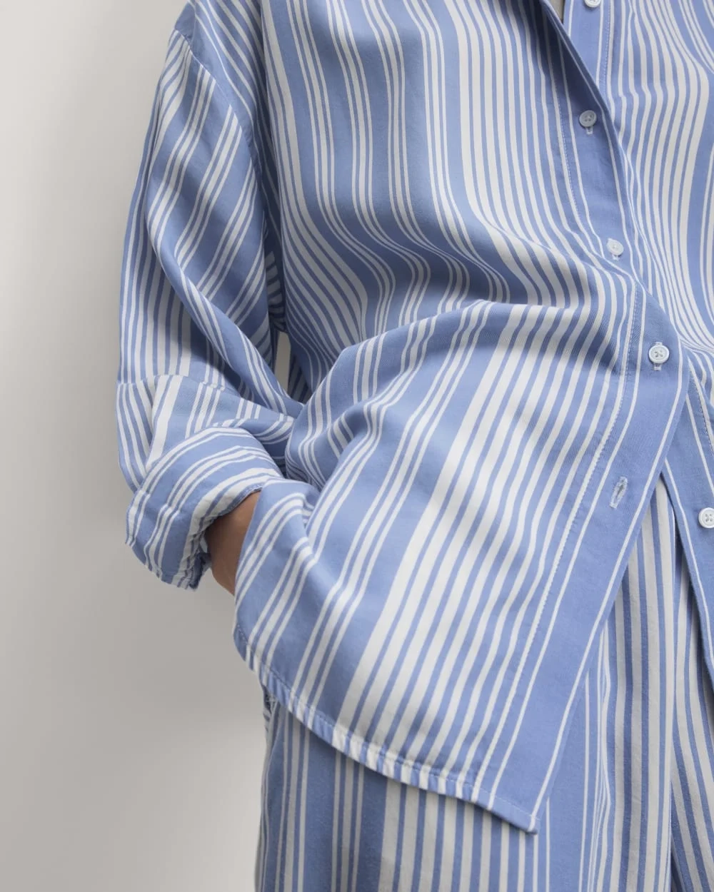 The Oversized Shirt in Butterlite | Granada Sky Blue / Bone (5)