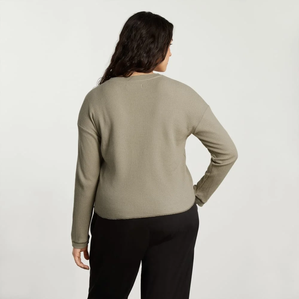 The Organic Cotton Waffle Henley | Field Green (3)
