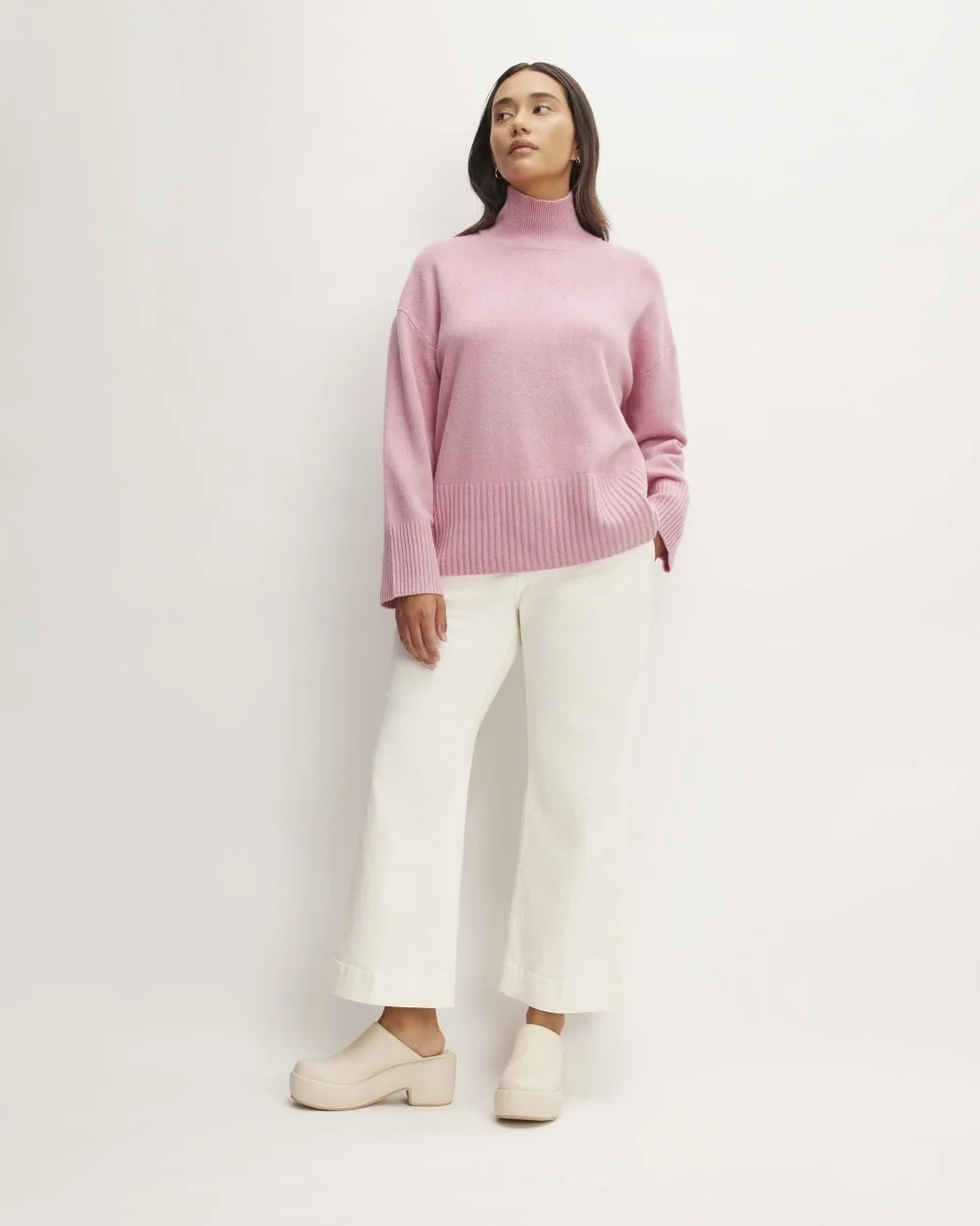 The Cashmere Oversized Turtleneck | Bubblegum (5)