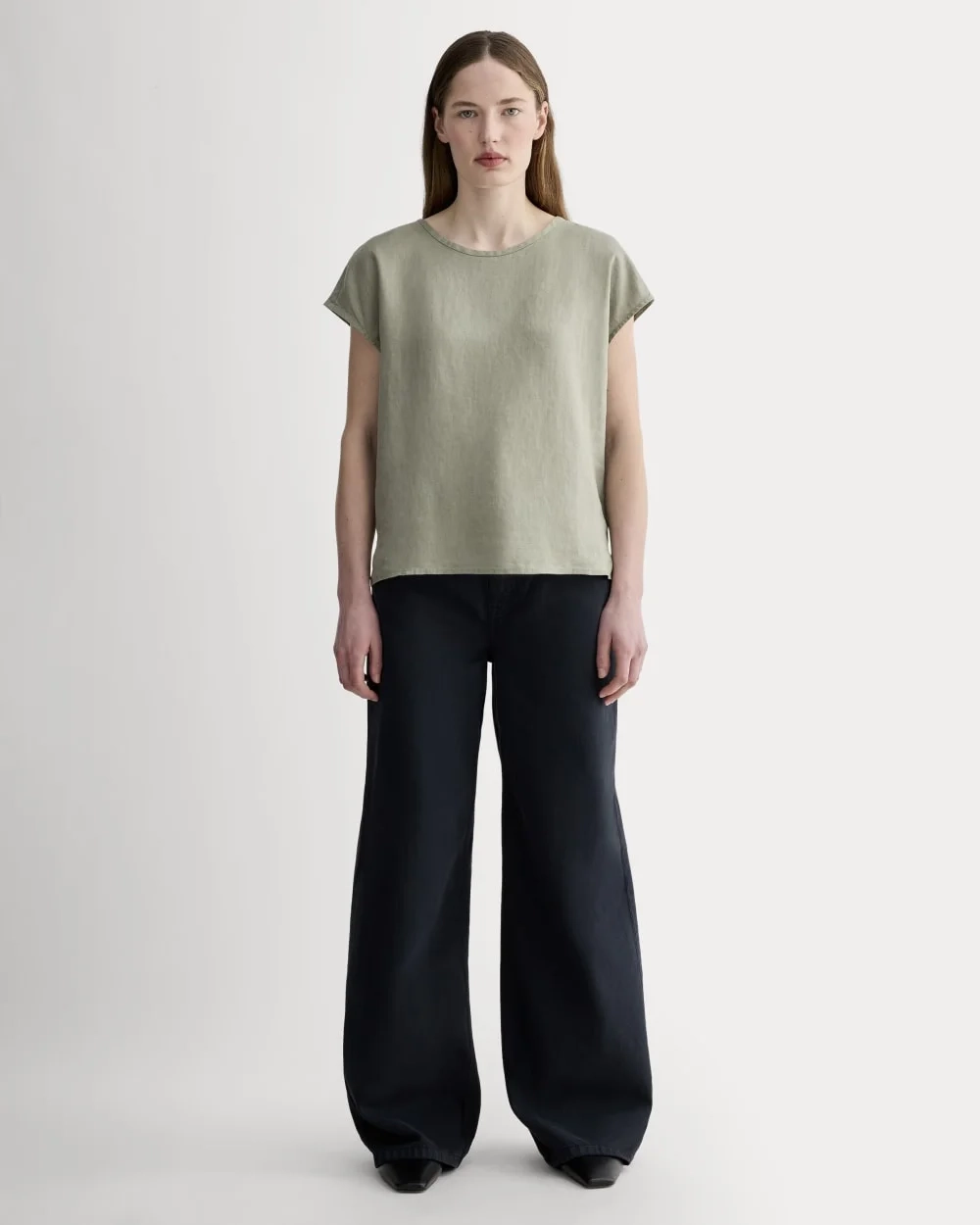 The Muscle Top in Linen | Sage Green (3)