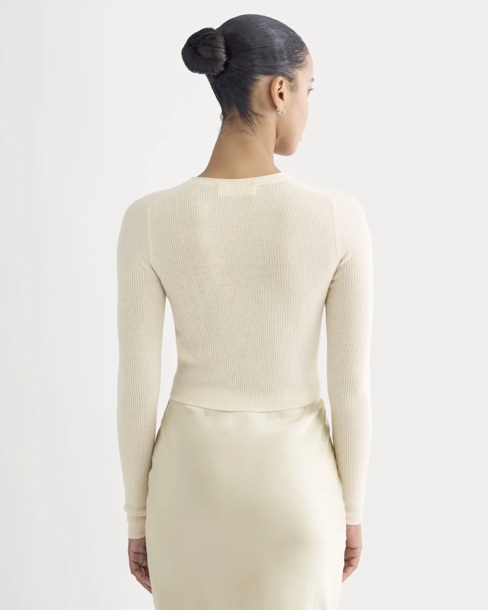 The Cropped Crew Top in Ultrafine Merino | Parchment (4)