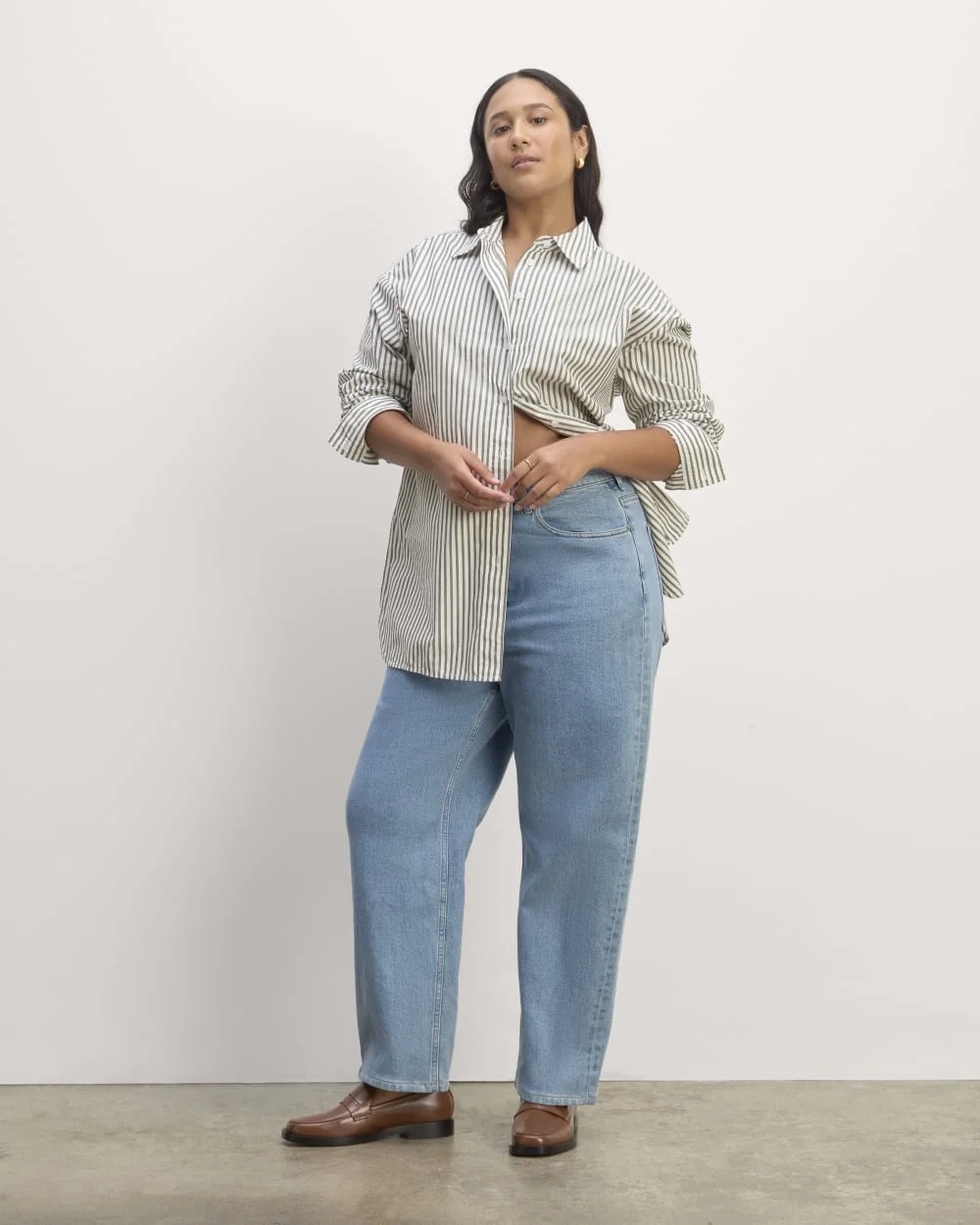 The Supima® Cotton Boyfriend Shirt | White / Moss Green (2)