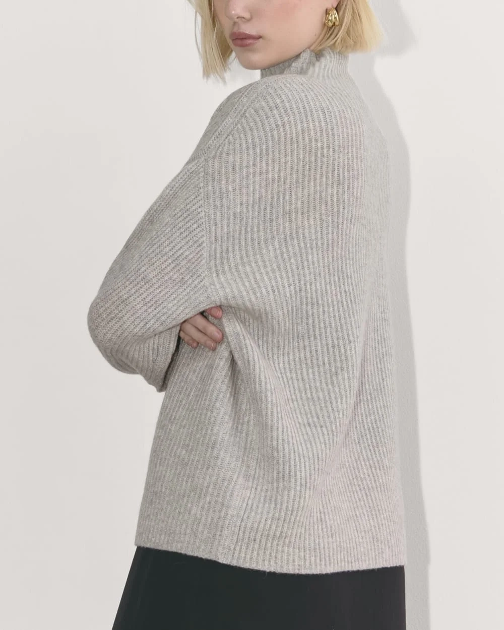 The Fisherman Turtleneck in Wool Cashmere | Light Heather Grey (5)