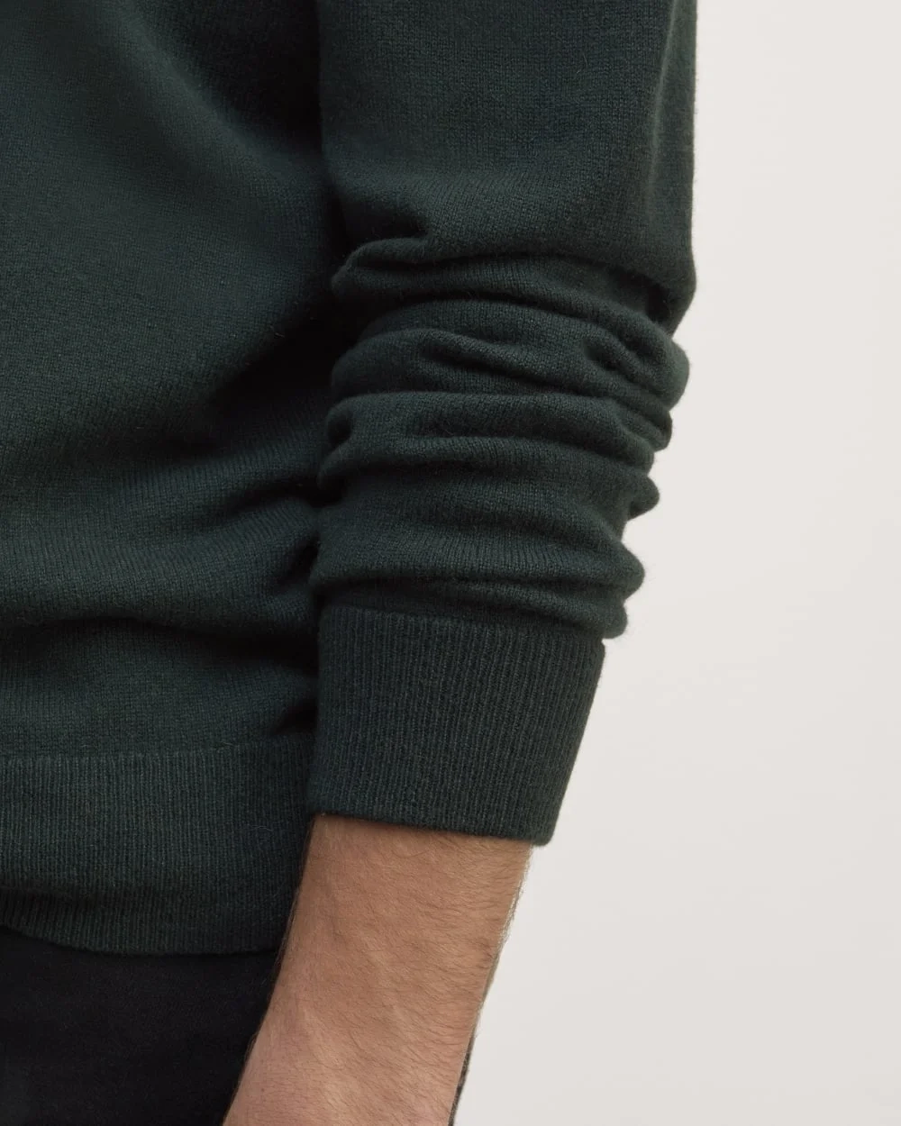 The Cashmere V-Neck Sweater | Scarab (4)