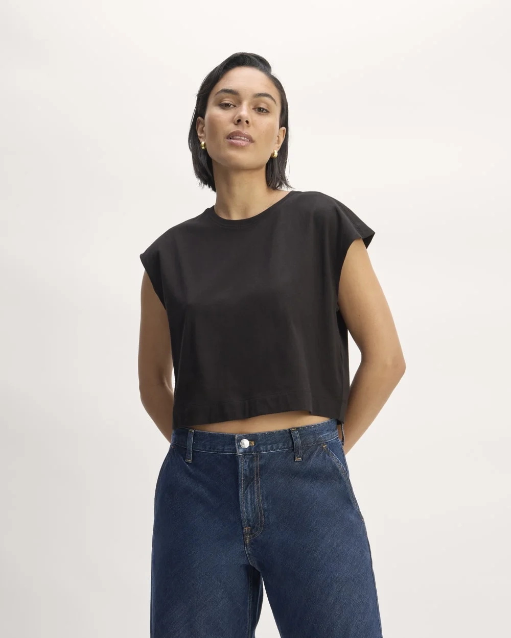 The Muscle Cropped Tee in Essential Cotton | Black (3)