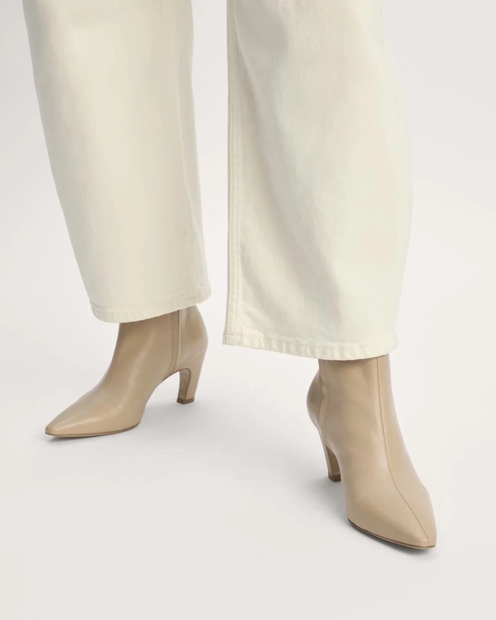 The Short Banana Boot | Sandy Taupe (3)
