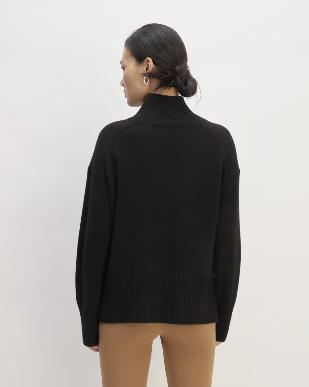 The Cashmere Oversized Turtleneck | Black (3)