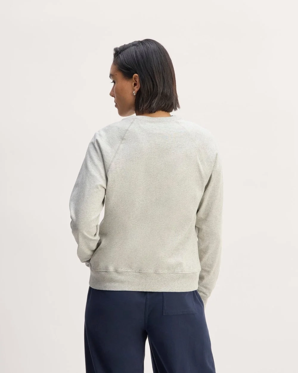 The Off-Duty Long-Sleeve Tee | Pale Heather Grey (4)