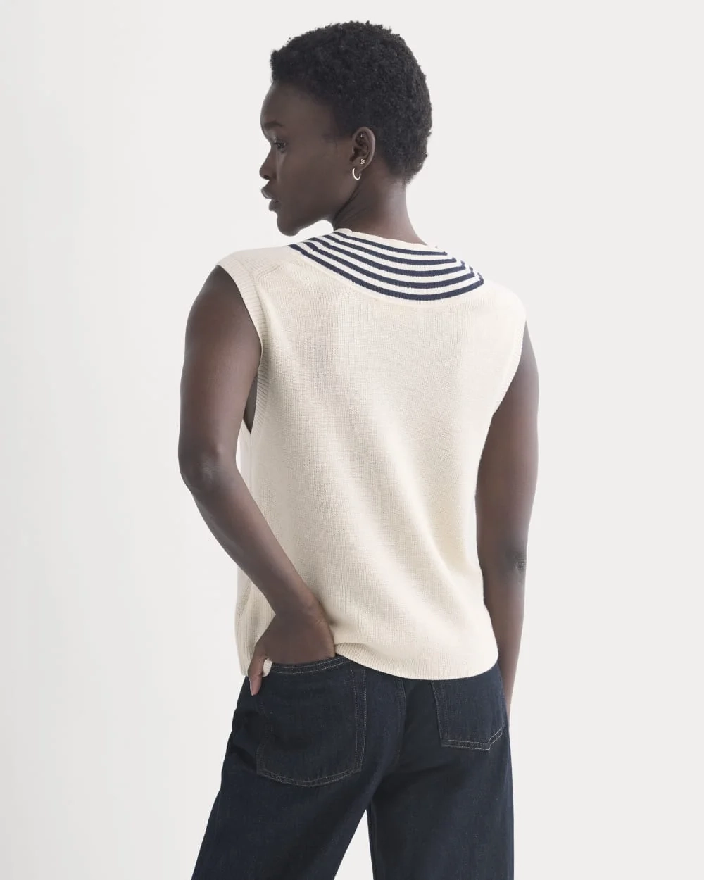Relaxed V-Neck Vest in Cotton Merino | Canvas (5)