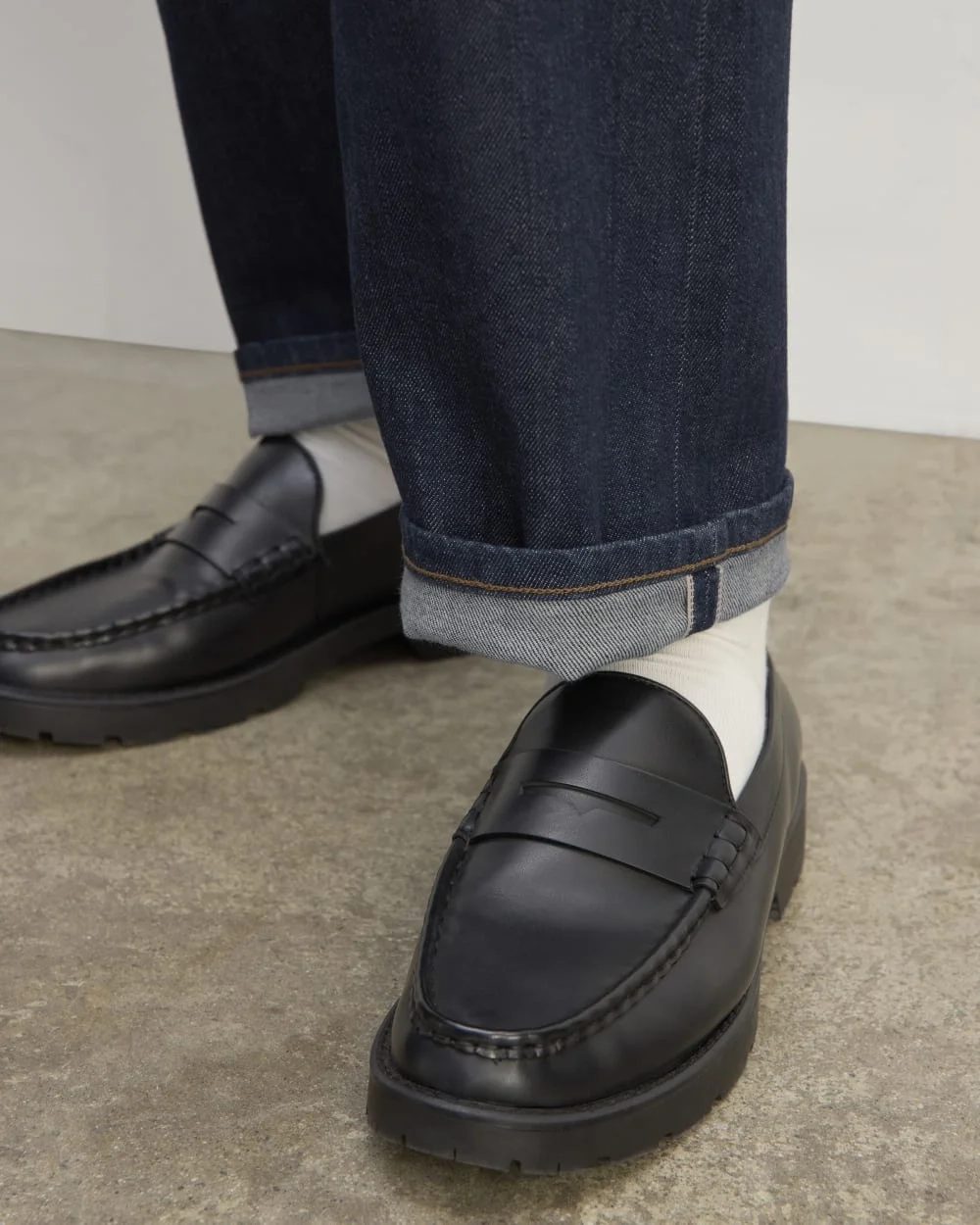 The Selvedge Loose Straight Jean | Indigo Rinse (5)