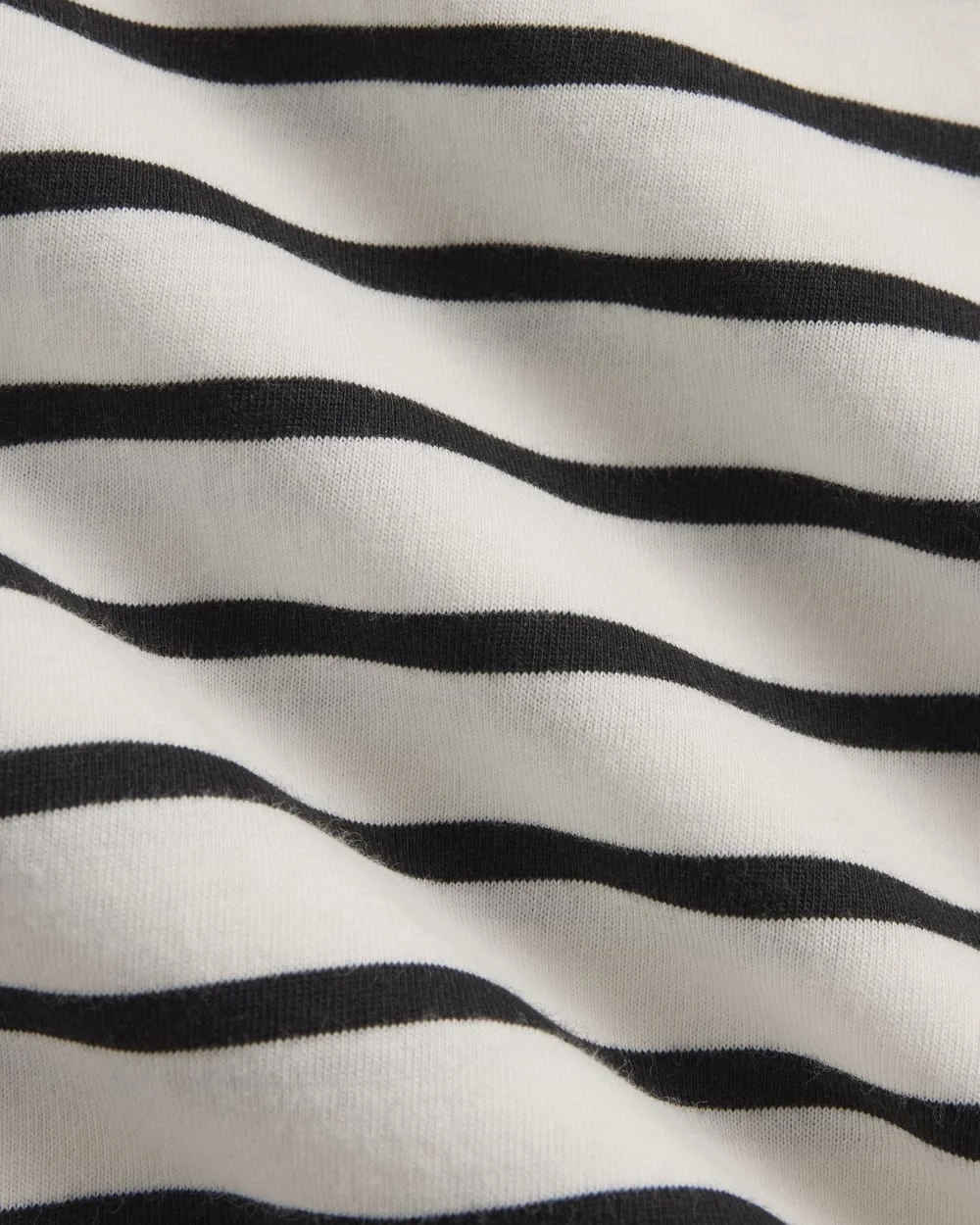 The Box-Cut Tee in Essential Cotton | Bone / Black | No Pocket (3)