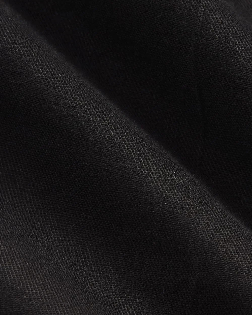 The Pleated Short in Stretch Linen | Black (3)
