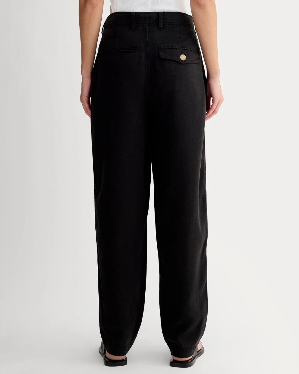 The Chino in Buttersoft | Black (5)