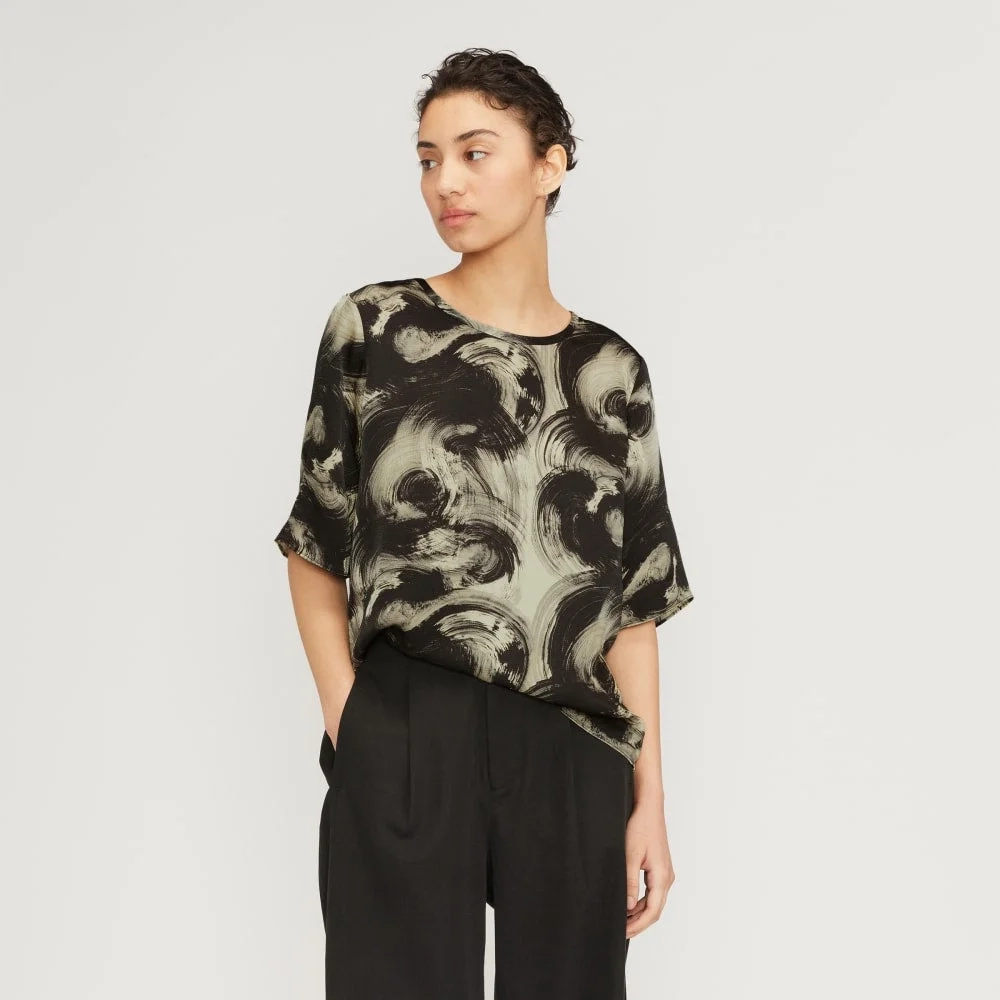 The Satin Relaxed Tee | Pale Yellow / Black