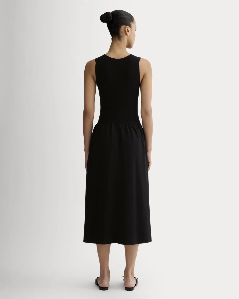 The Knit Crew Dress | Black (3)