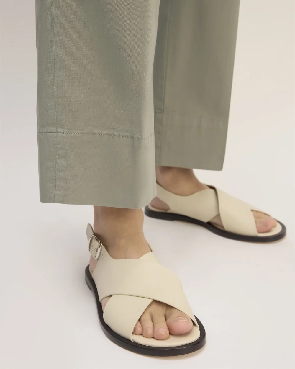 The Easy Pant | Sage Green (3)