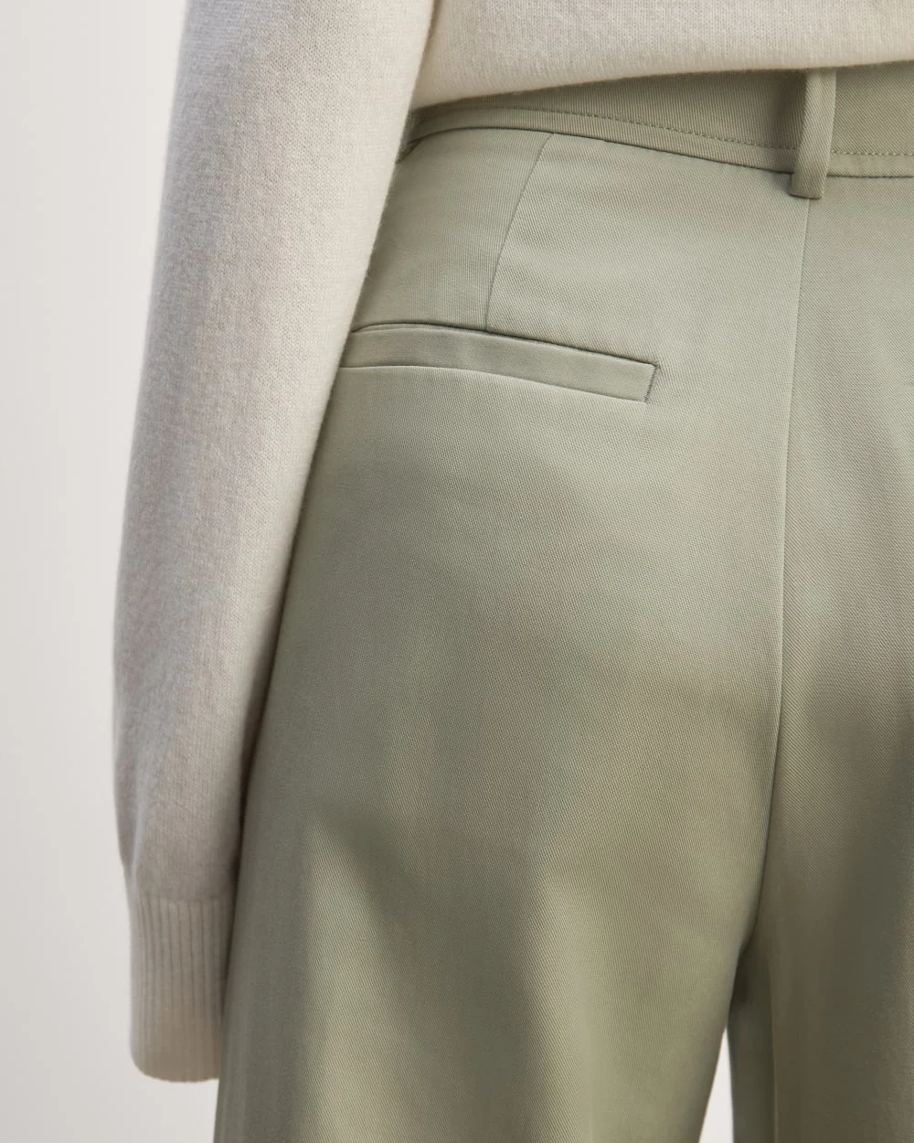 The Draper Pleated Pant in Buttersmooth | Seagrass | 30" Inseam (4)