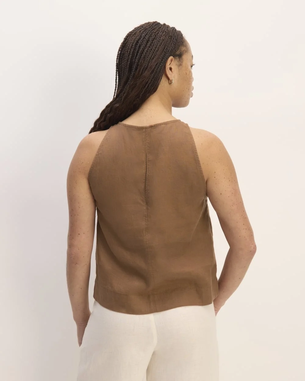 The Linen High-Neck Tank | Carob Brown (3)