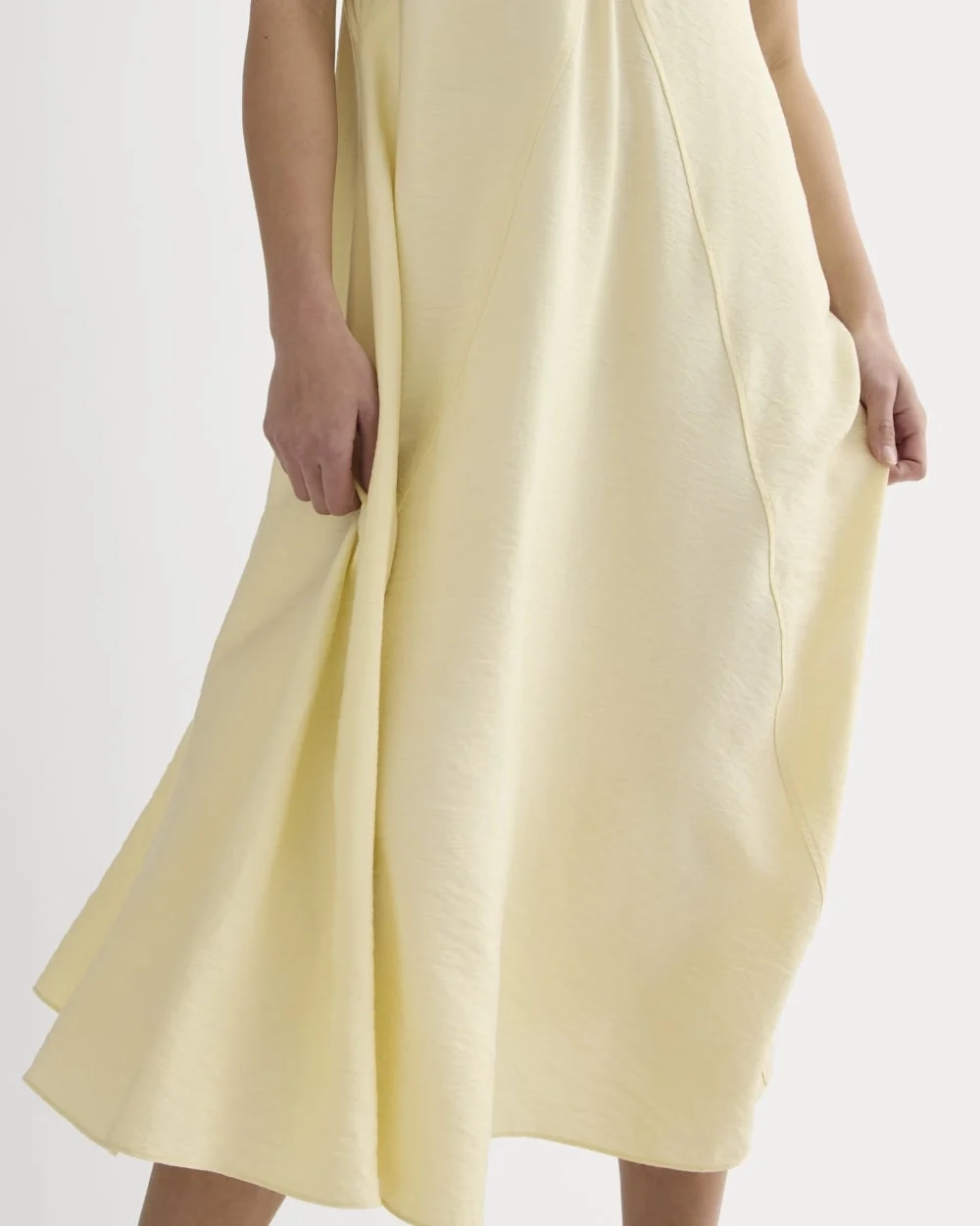 The V-Neck Dress in SoftLuxe | Banana Crepe (4)