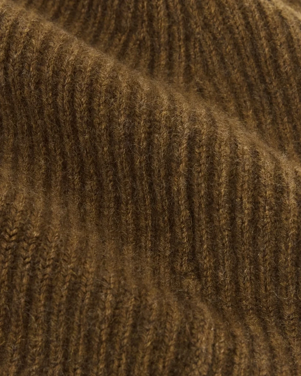 The Cashmere Ribbed Beanie | Heathered Toffee (4)