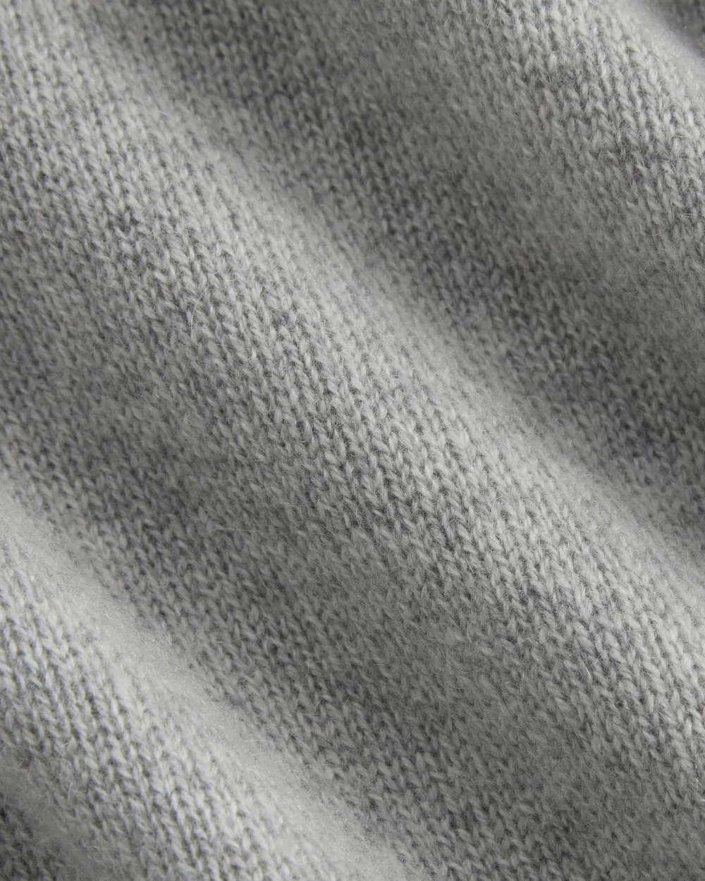 Midweight Cashmere Crew |  Heathered Grey (4)