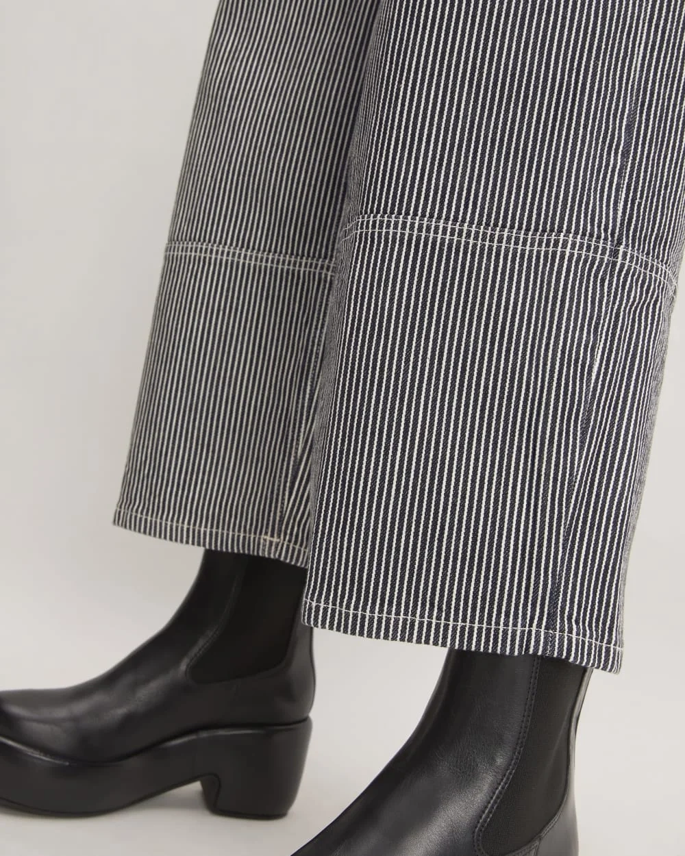 The Way-High® Gardener Cropped Jean | Hickory Stripe (5)