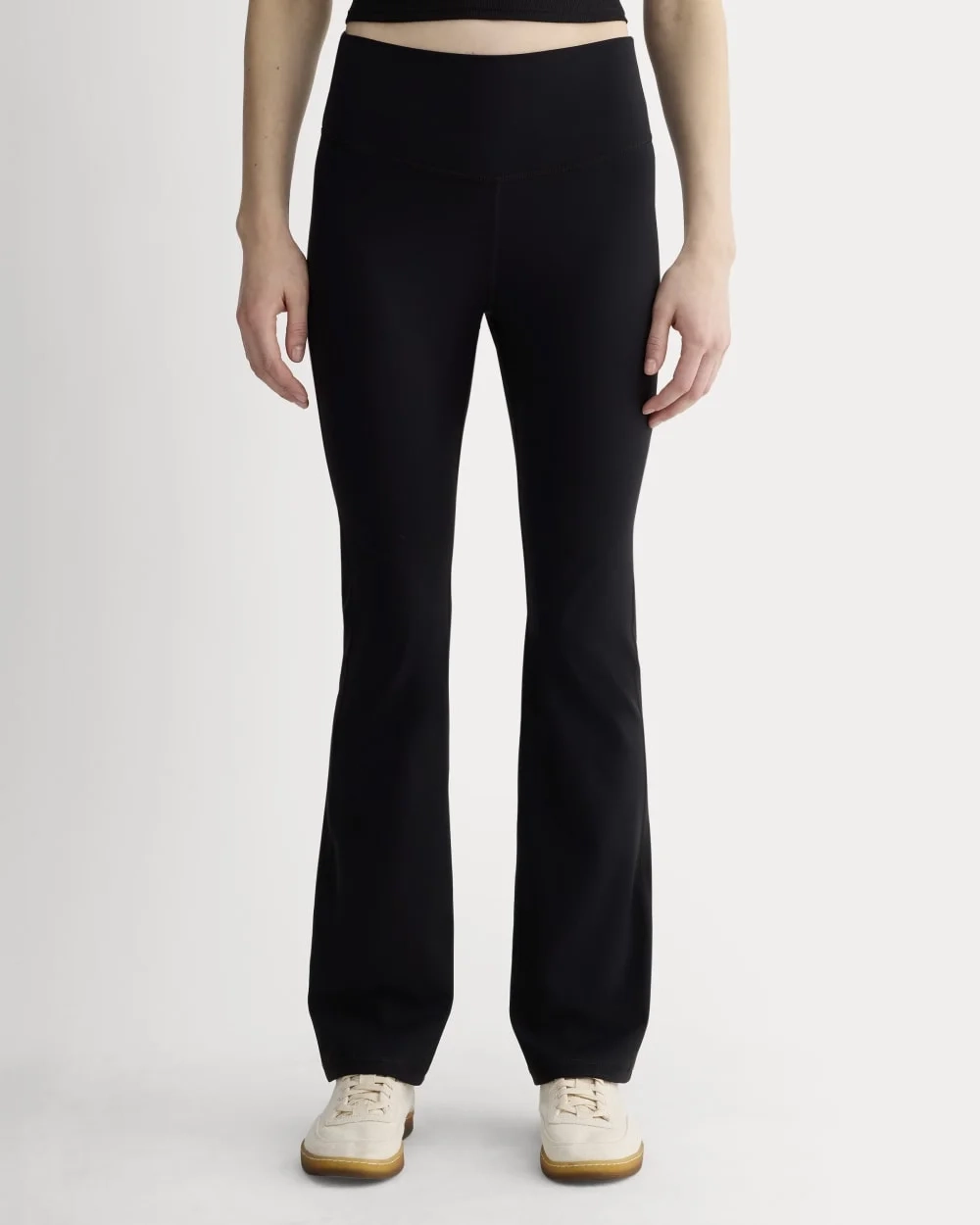 The Perform Flare Legging | Black (3)