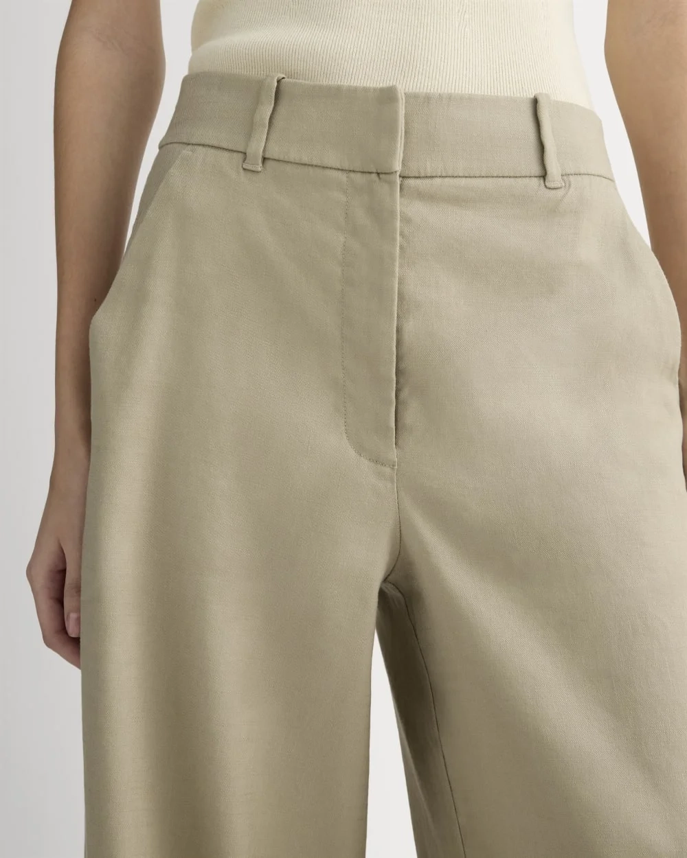 The Wide-Leg Pant in Stretch Linen | Trench Coat Khaki (4)