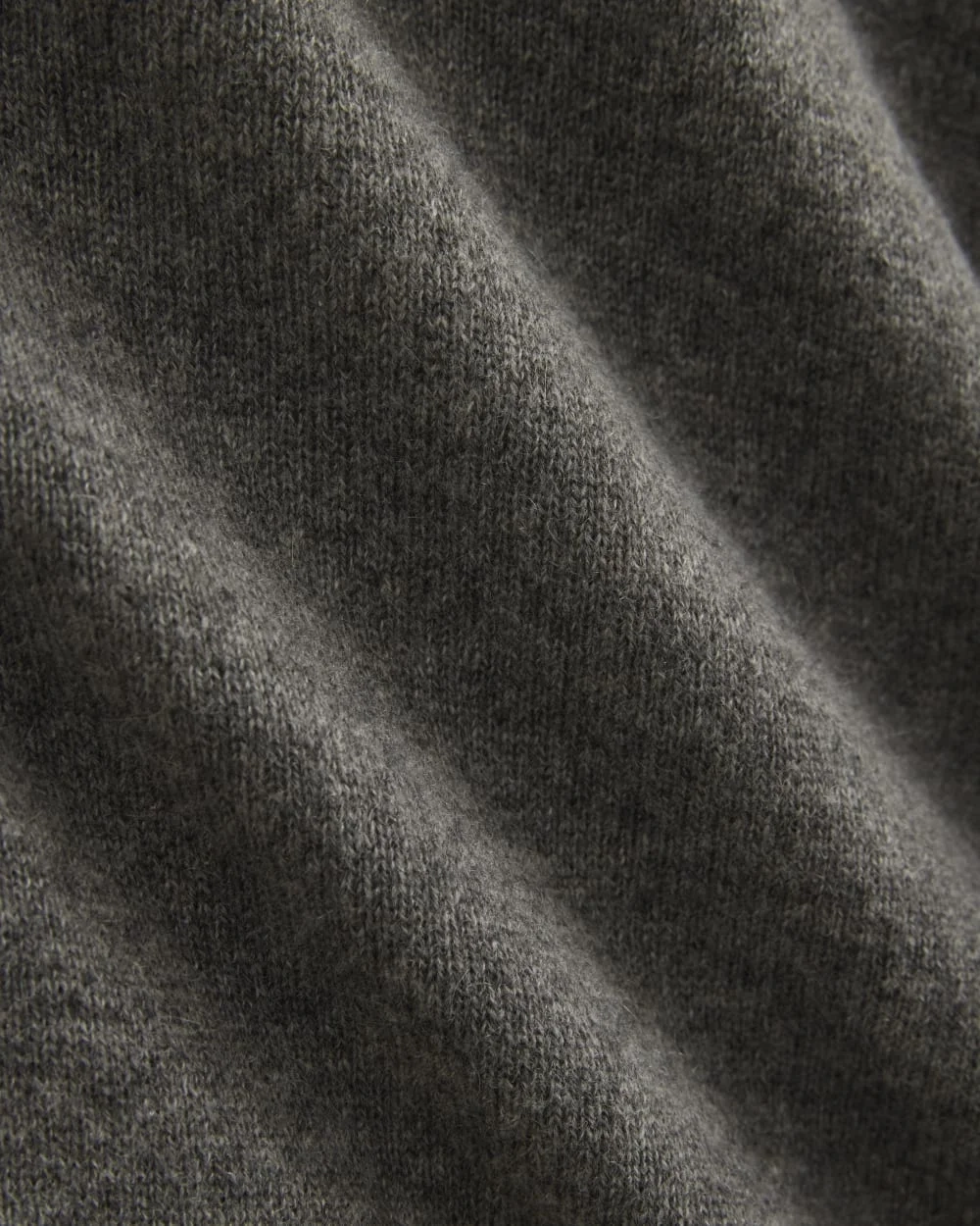Cashmere Cropped High-V Sweater | Heather Charcoal (5)