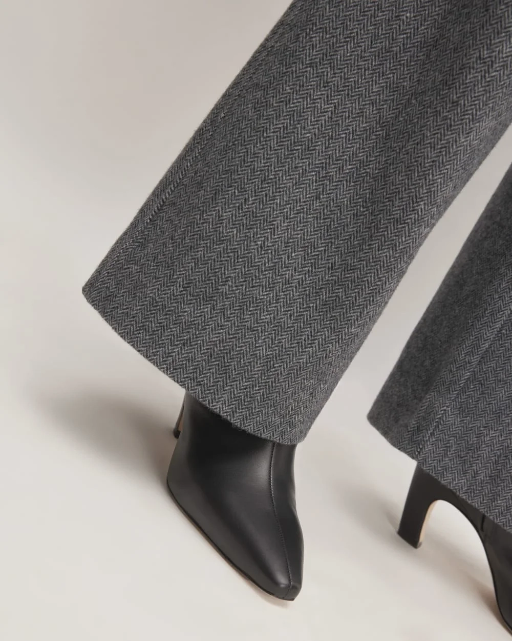 The ReWool® Way-High Drape Pant | Grey Herringbone (6)