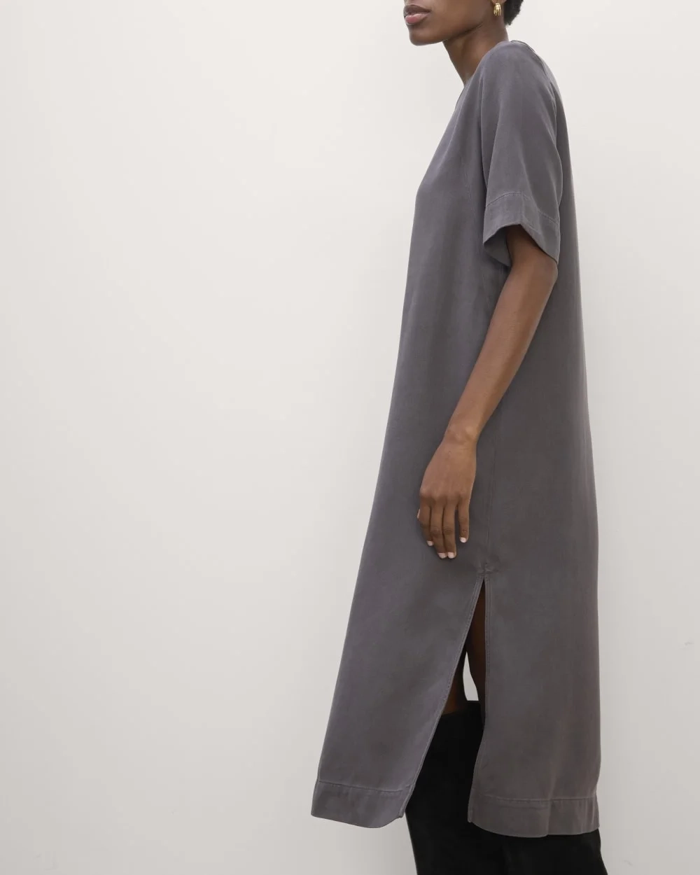 The Relaxed T-Shirt Dress in Buttersoft | Graphite (4)