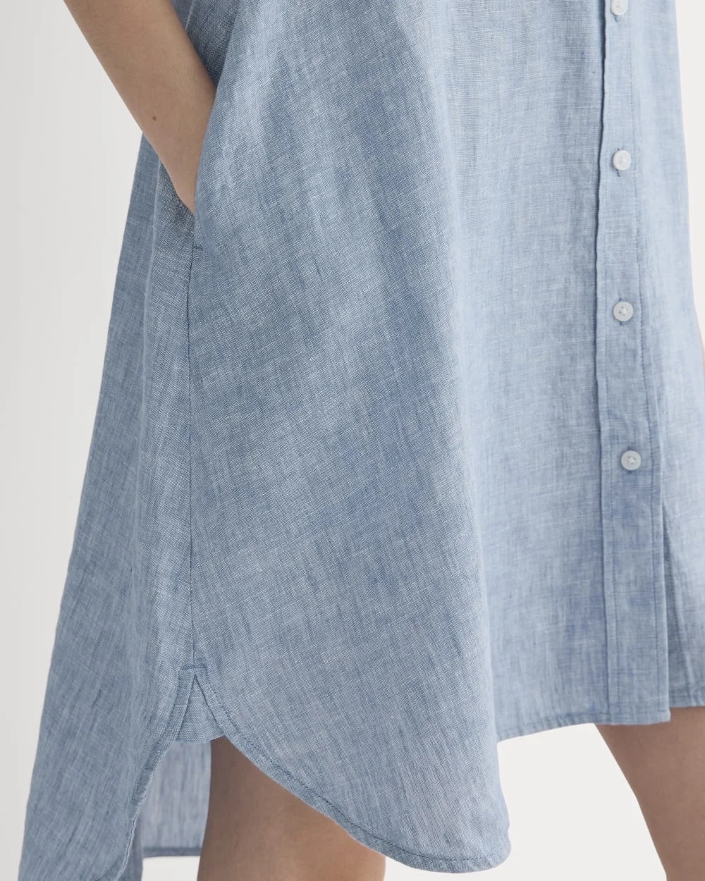 The Daytripper Dress in Linen | Chambray (5)