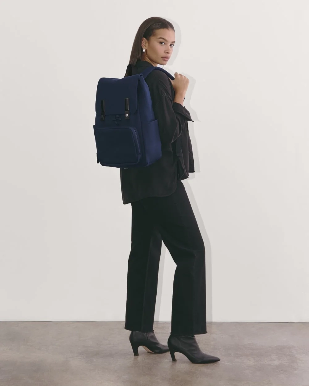 The Canvas Backpack | Navy (3)