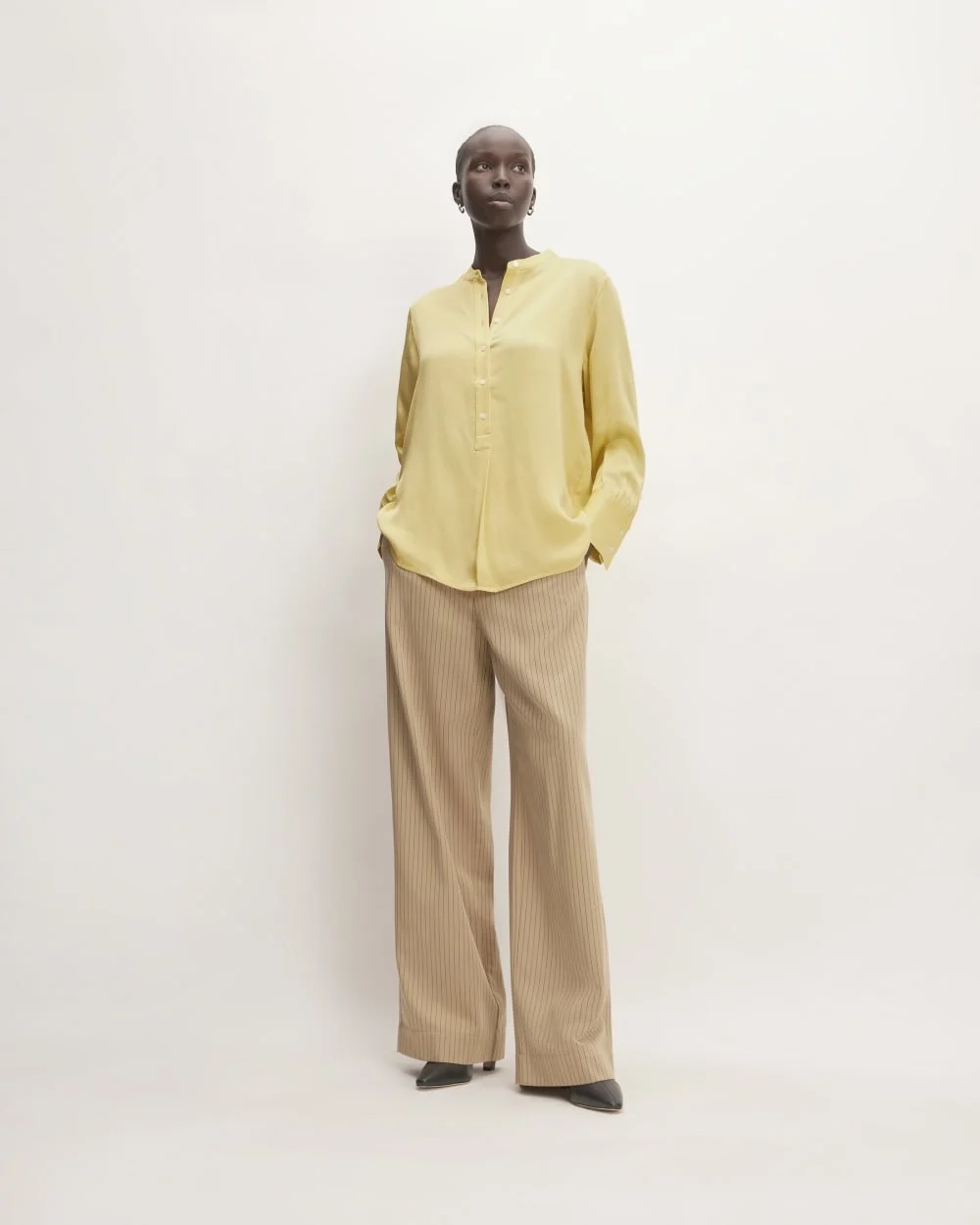 The Hammered Satin Popover Shirt | Raffia (6)