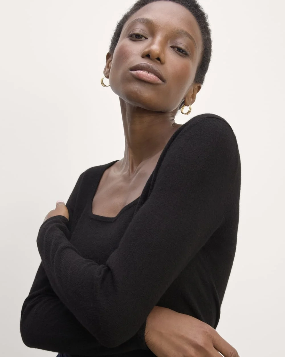 The Square Neck in Cashmere | Black (3)