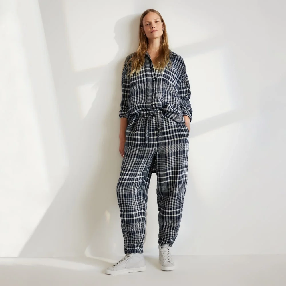 The Way-Long Linen Shirt | Canvas Tan / Navy (4)